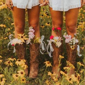 Meet your Poshers, Grace and Madison